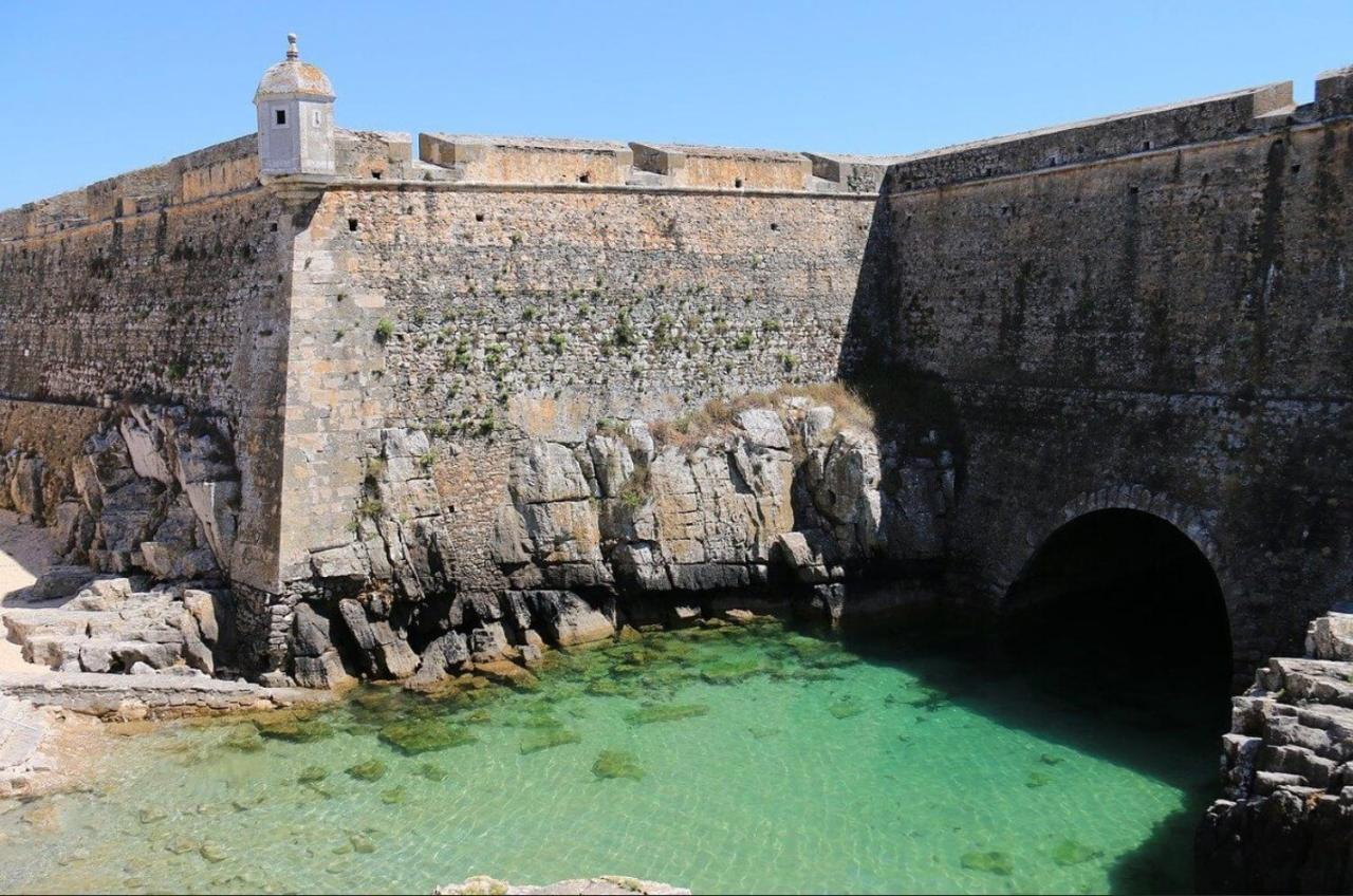 Appartement Jusqu'A 6 Personnes Sur La Presqu'Ile De Peniche Surf Portugal Luaran gambar